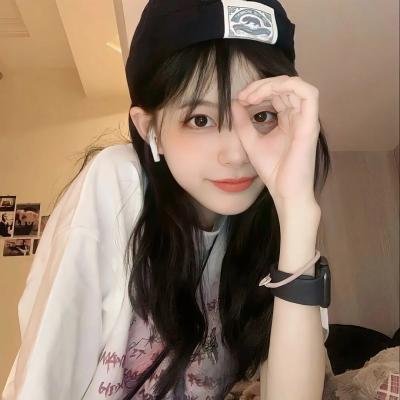 重生后，她转身投入死对头怀抱